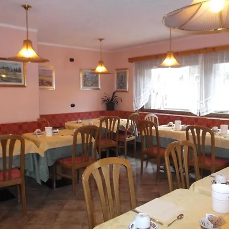 Adele Λιβίνιο