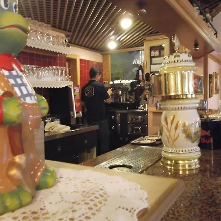 Adele Λιβίνιο