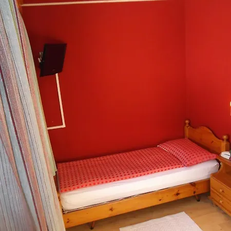 Adele Hotel 3*