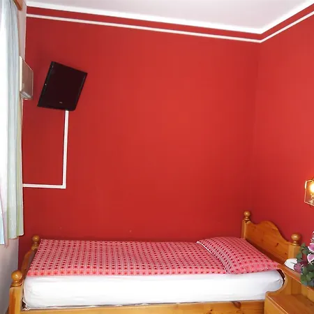 Adele Hotel 3*